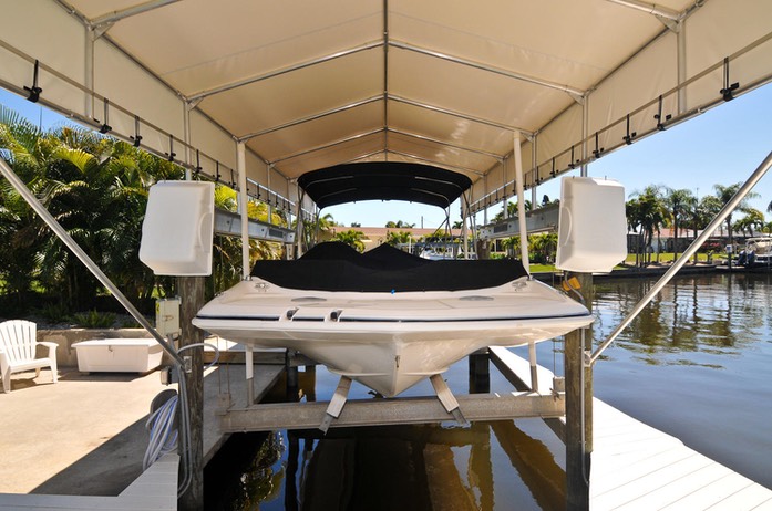 Villa Casa Blue Cape Coral FL-large-034-Boat Dock and Lift-1500x997-72dpi